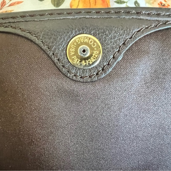 Vintage Coach Pebbled Brown Wristlet - Picture 10 of 10